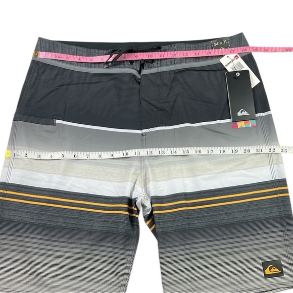 QUIKSILVER New Men 34 Everyday Stripe Vee 21" Boardshort  4-Way Stretch - Picture 4 of 9